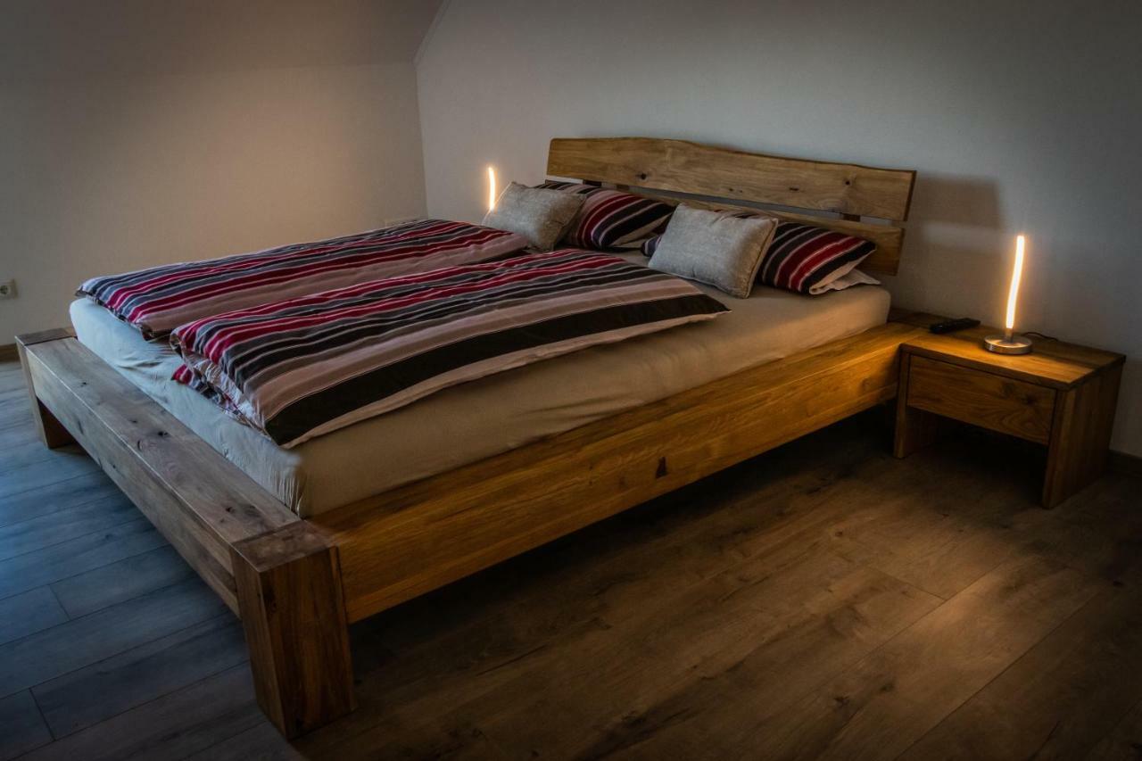 Landhaus Ferienwohnungen Mit Pool Und Wellness Neukirchen-Balbini Extérieur photo