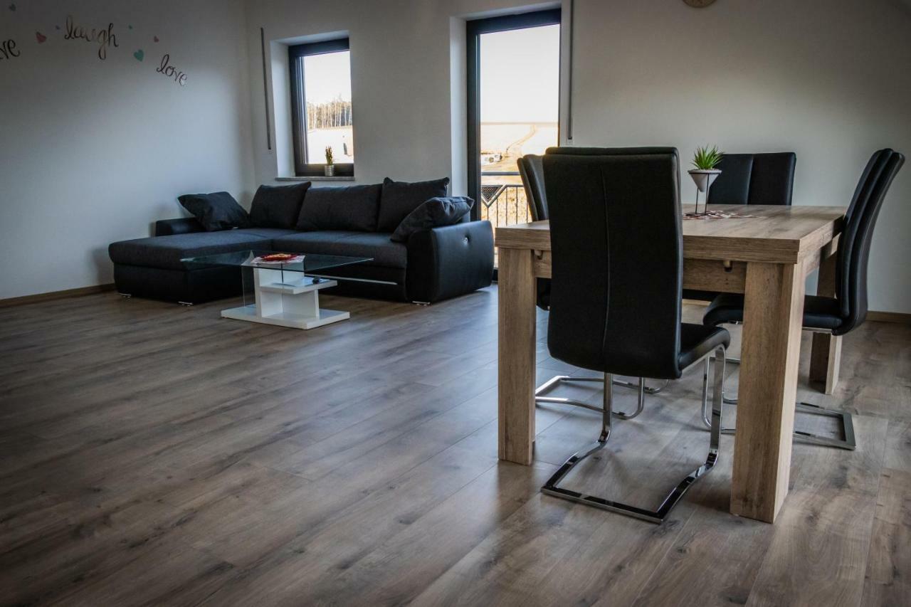 Landhaus Ferienwohnungen Mit Pool Und Wellness Neukirchen-Balbini Extérieur photo