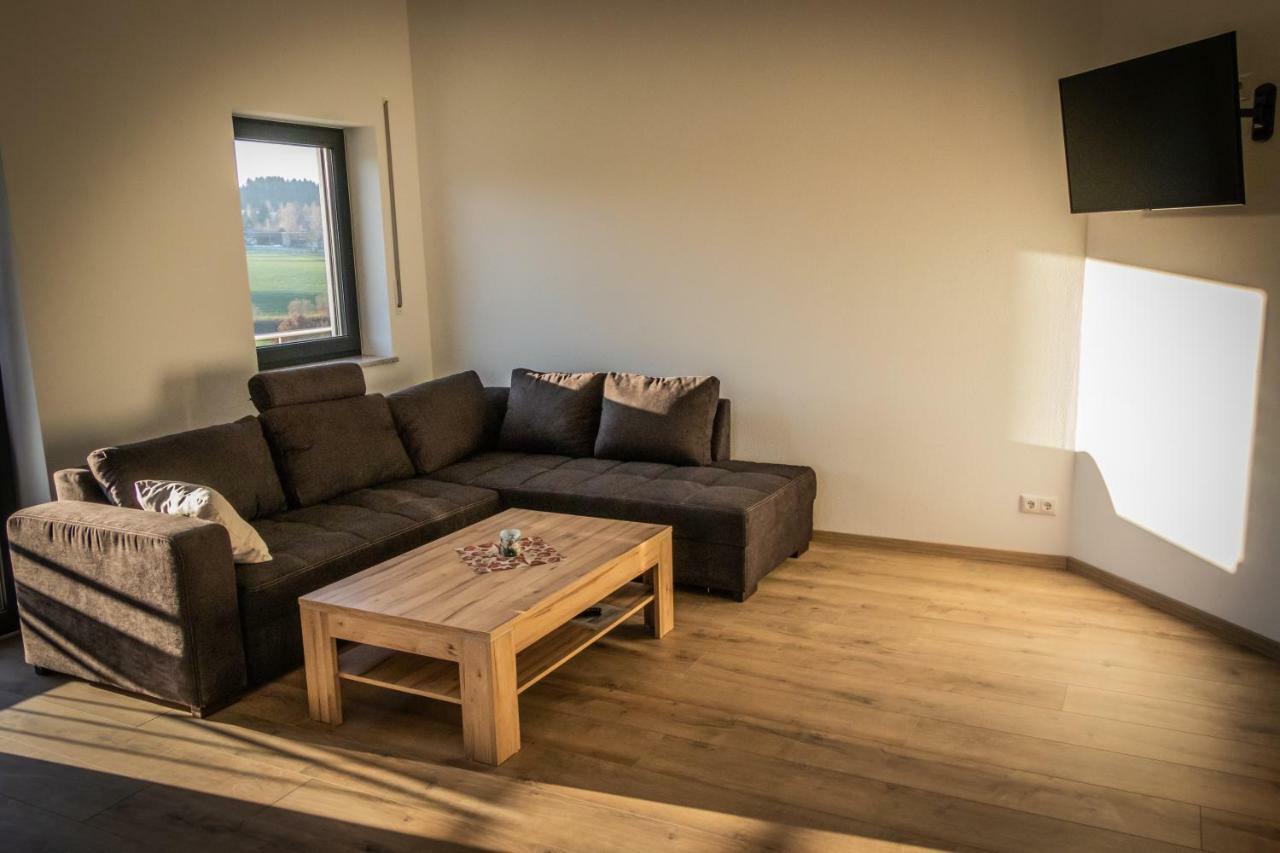 Landhaus Ferienwohnungen Mit Pool Und Wellness Neukirchen-Balbini Extérieur photo
