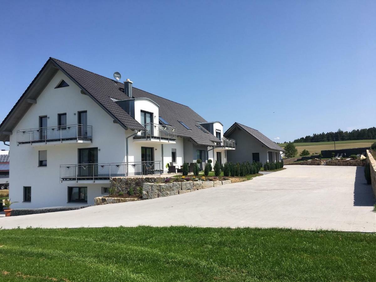 Landhaus Ferienwohnungen Mit Pool Und Wellness Neukirchen-Balbini Extérieur photo