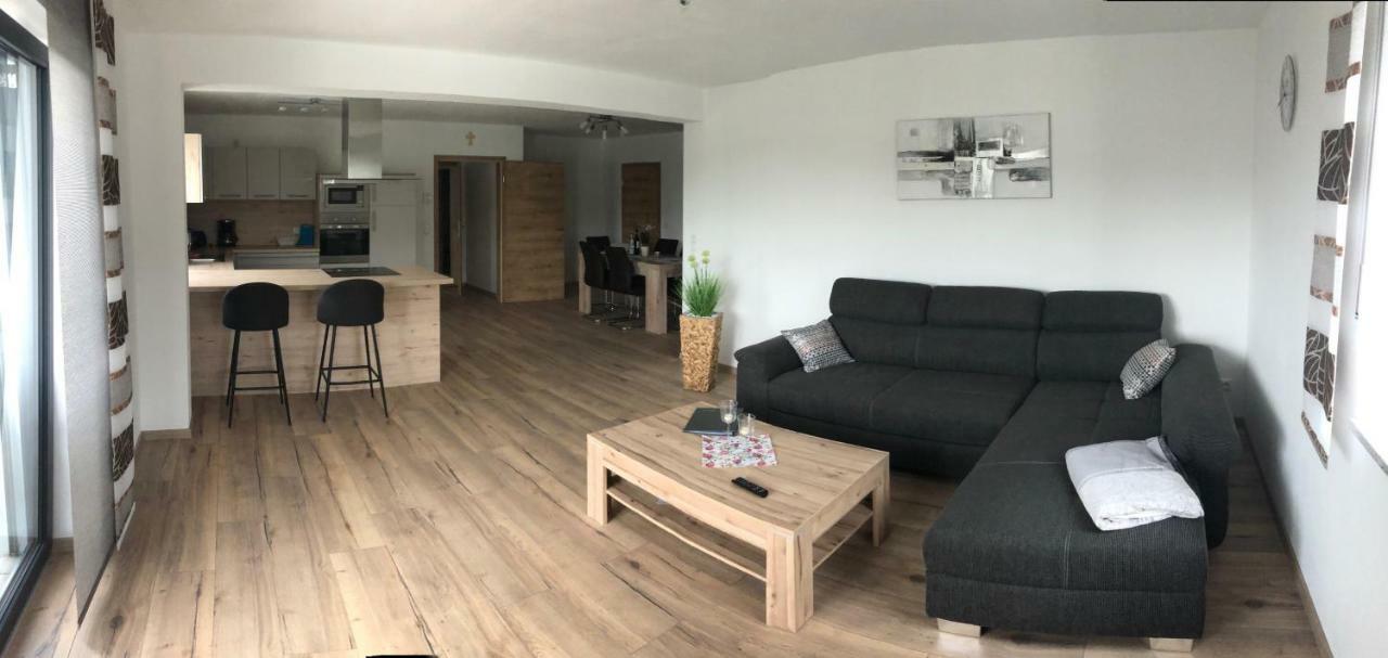 Landhaus Ferienwohnungen Mit Pool Und Wellness Neukirchen-Balbini Extérieur photo