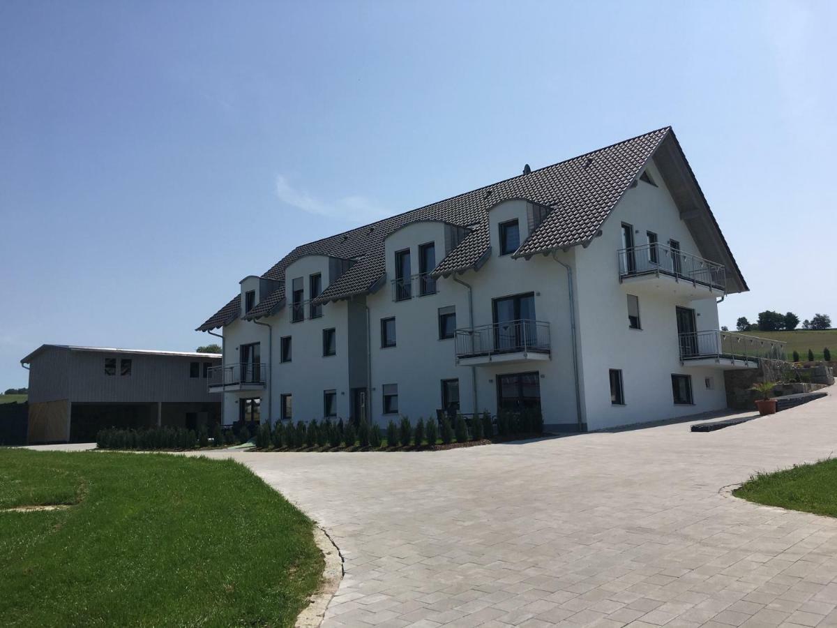 Landhaus Ferienwohnungen Mit Pool Und Wellness Neukirchen-Balbini Extérieur photo