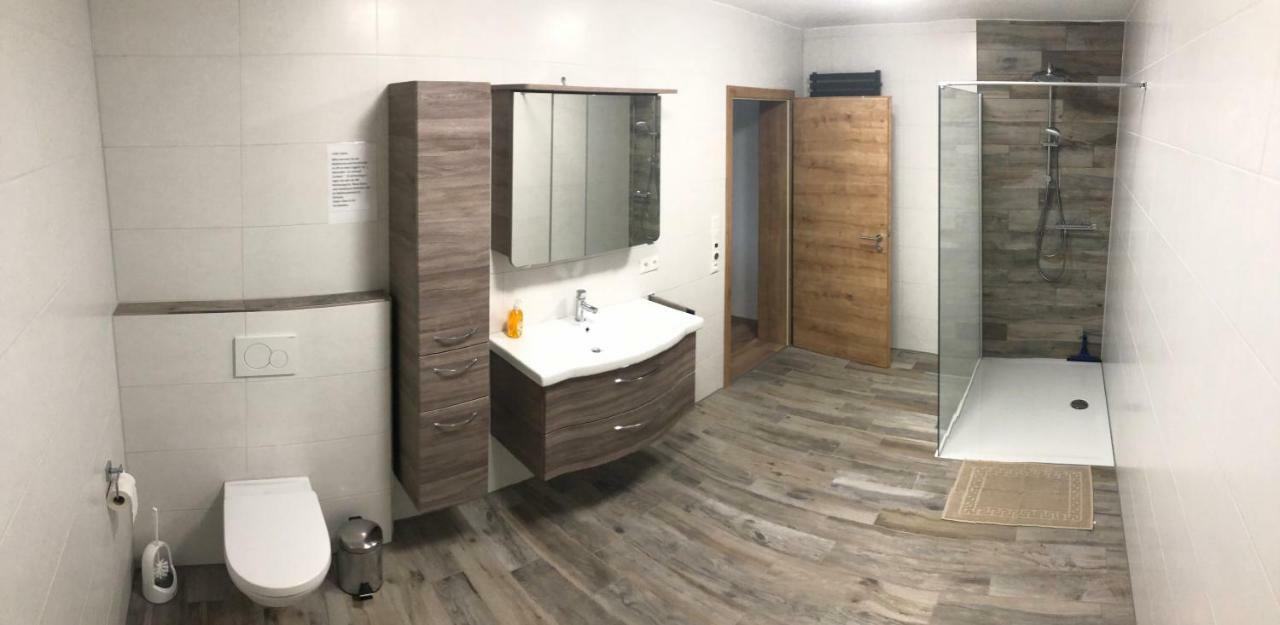 Landhaus Ferienwohnungen Mit Pool Und Wellness Neukirchen-Balbini Extérieur photo