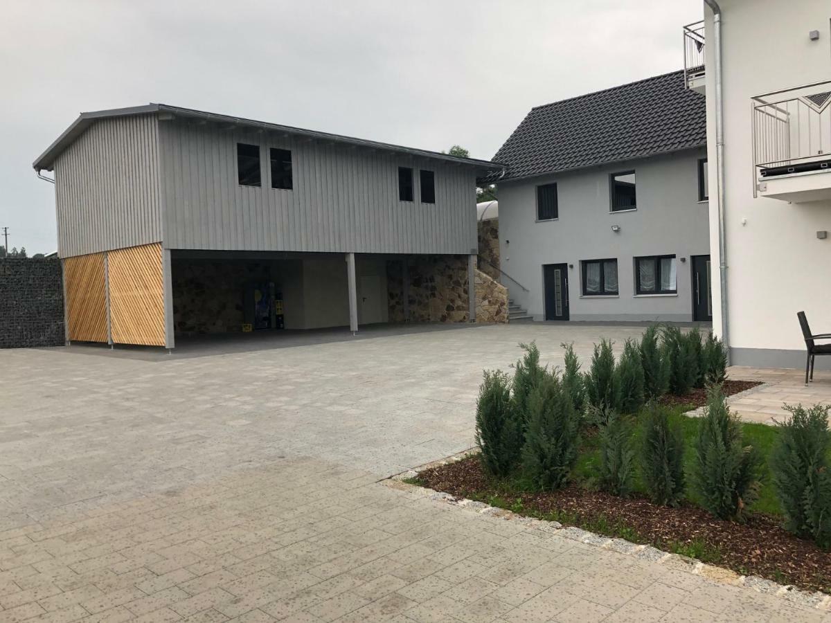 Landhaus Ferienwohnungen Mit Pool Und Wellness Neukirchen-Balbini Extérieur photo